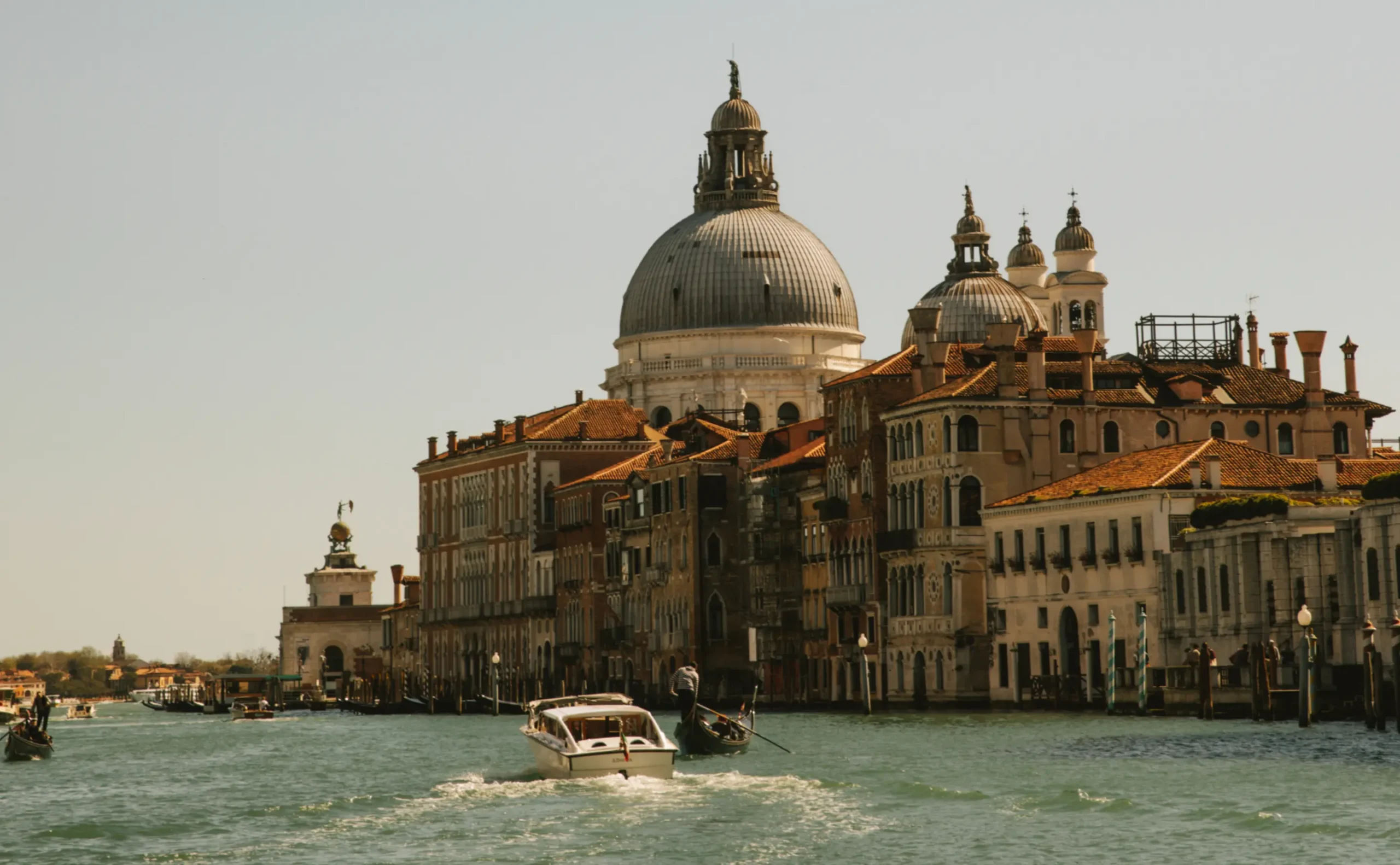 aman_venice_italy_-_exterior_grand_canal_3